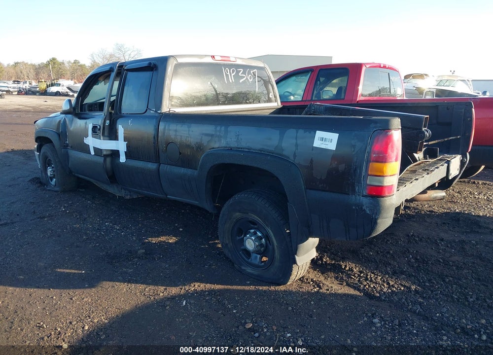 2005 CHEVROLET SILVERADO 2500HD LS VIN: 1GCHK29U45E325470