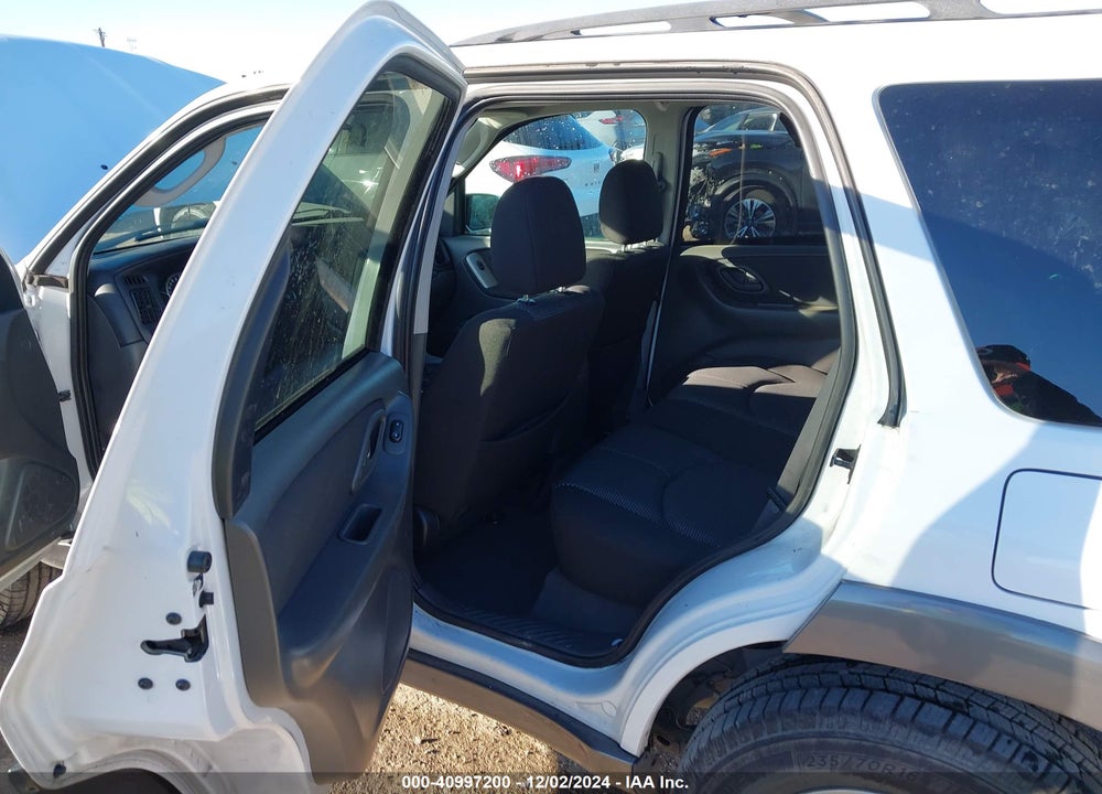 2005 MAZDA TRIBUTE S VIN: 4F2YZ04145KM31836