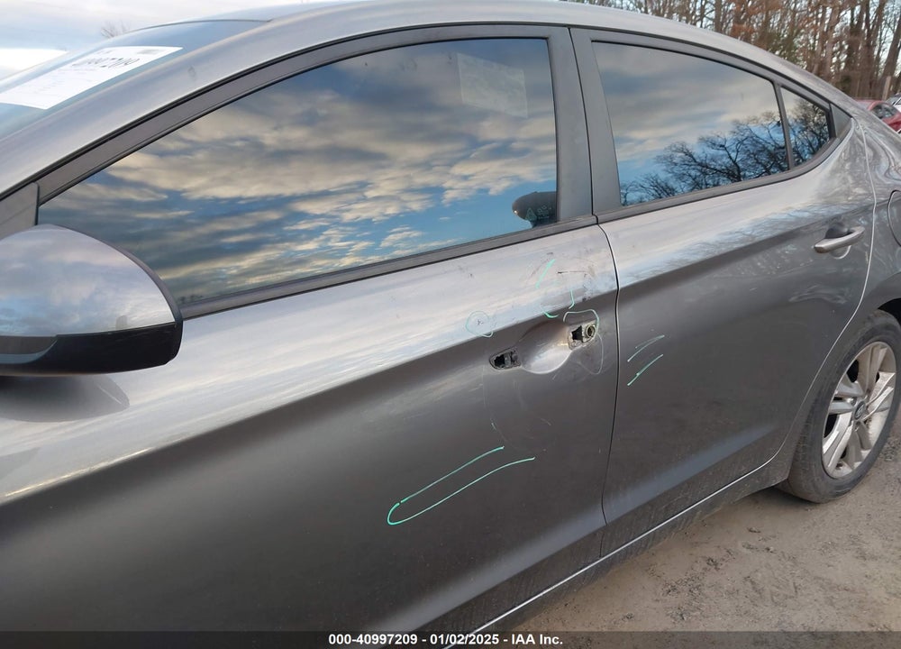 2019 HYUNDAI ELANTRA SEL VIN: 5NPD84LF2KH403811