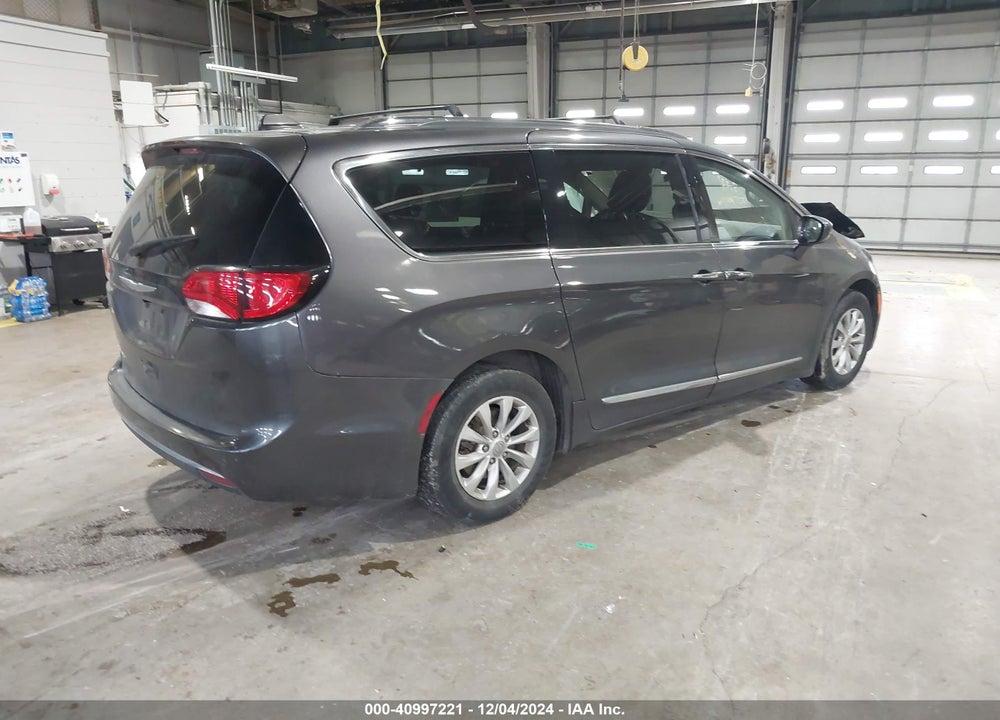 2018 CHRYSLER PACIFICA TOURING L VIN: 2C4RC1BG9JR110700