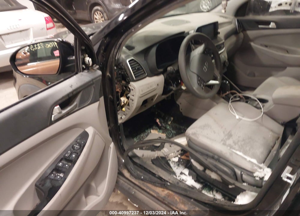 2019 HYUNDAI TUCSON SE VIN: KM8J23A46KU869940