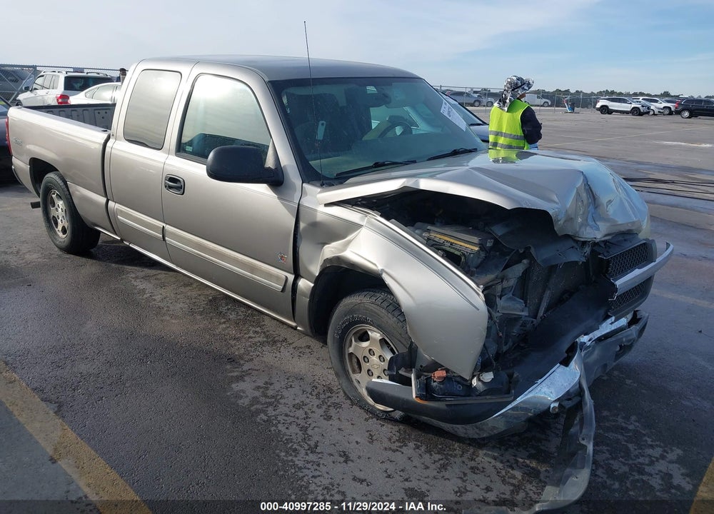 2003 CHEVROLET SILVERADO 1500 LS VIN: 2GCEC19T431382283