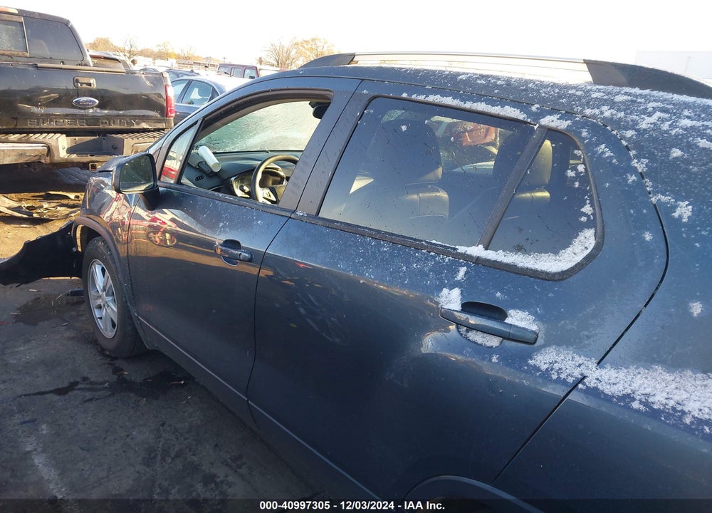 2021 CHEVROLET TRAX FWD LT VIN: KL7CJLSB0MB326186