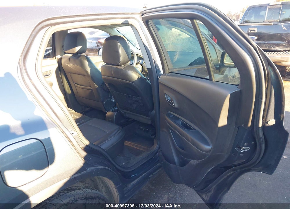 2021 CHEVROLET TRAX FWD LT VIN: KL7CJLSB0MB326186