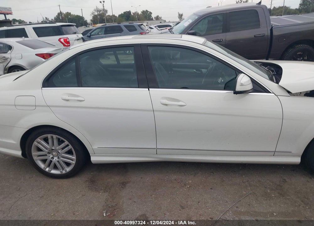 2009 MERCEDES-BENZ C 300 LUXURY/SPORT VIN: WDDGF54X49R069452