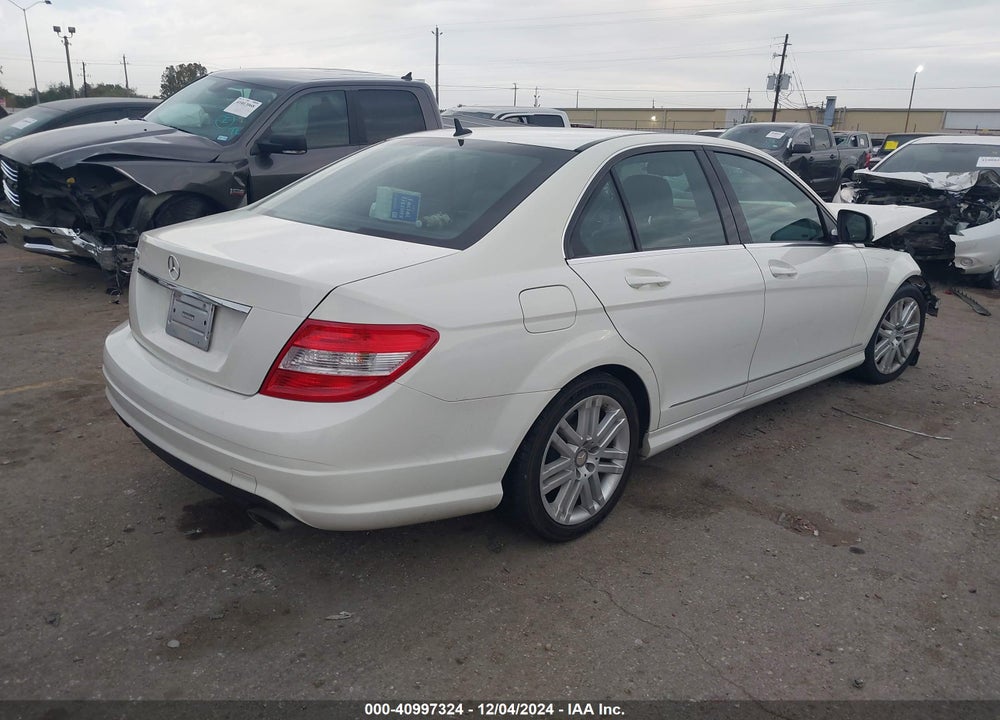2009 MERCEDES-BENZ C 300 LUXURY/SPORT VIN: WDDGF54X49R069452