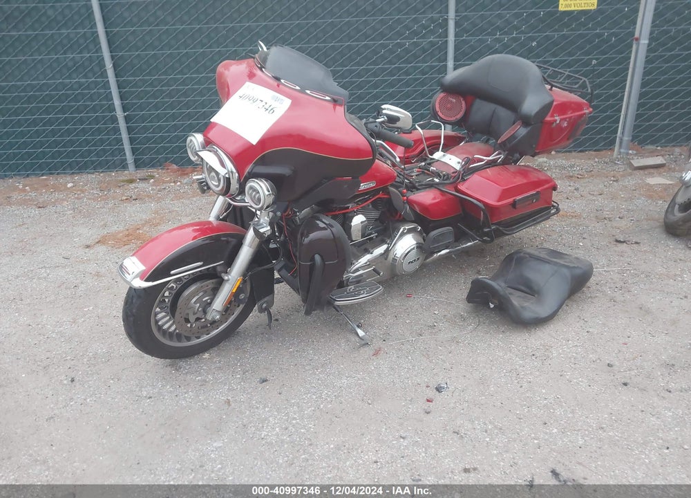 2011 HARLEY-DAVIDSON FLHTK VIN: 1HD1KEM16BB634174