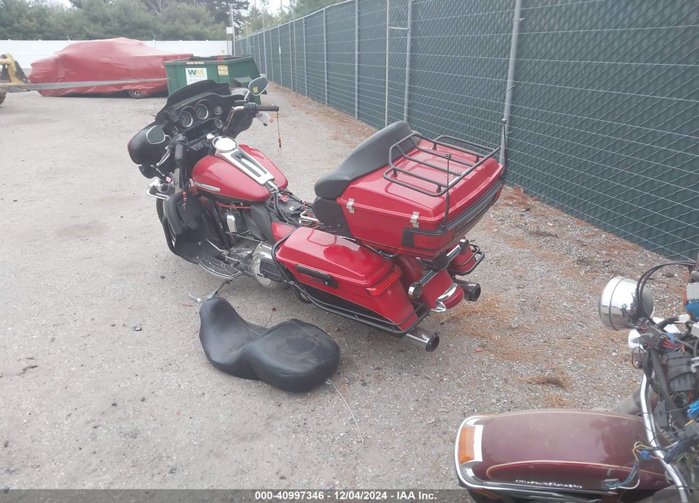 2011 HARLEY-DAVIDSON FLHTK VIN: 1HD1KEM16BB634174
