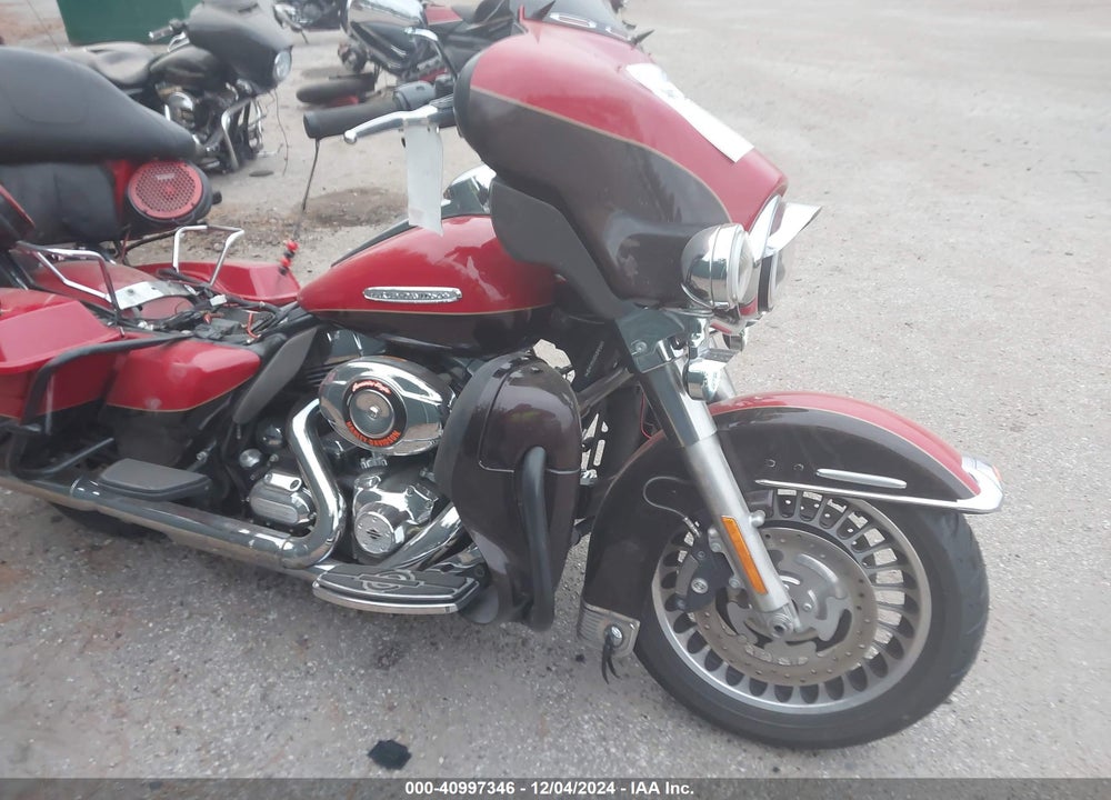2011 HARLEY-DAVIDSON FLHTK VIN: 1HD1KEM16BB634174