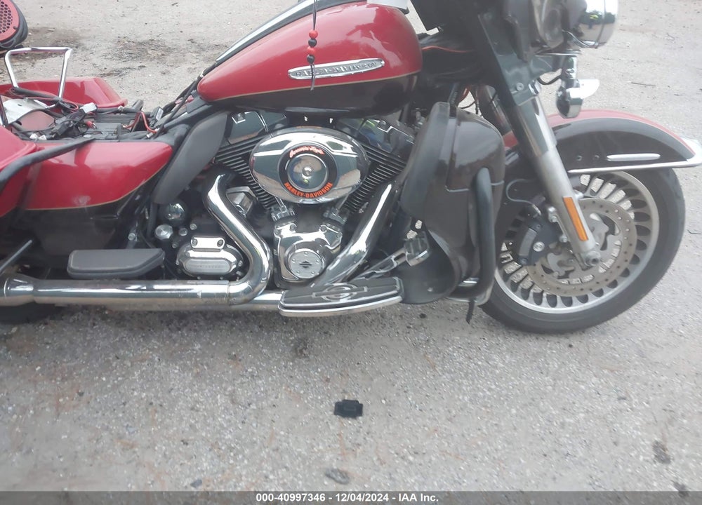 2011 HARLEY-DAVIDSON FLHTK VIN: 1HD1KEM16BB634174