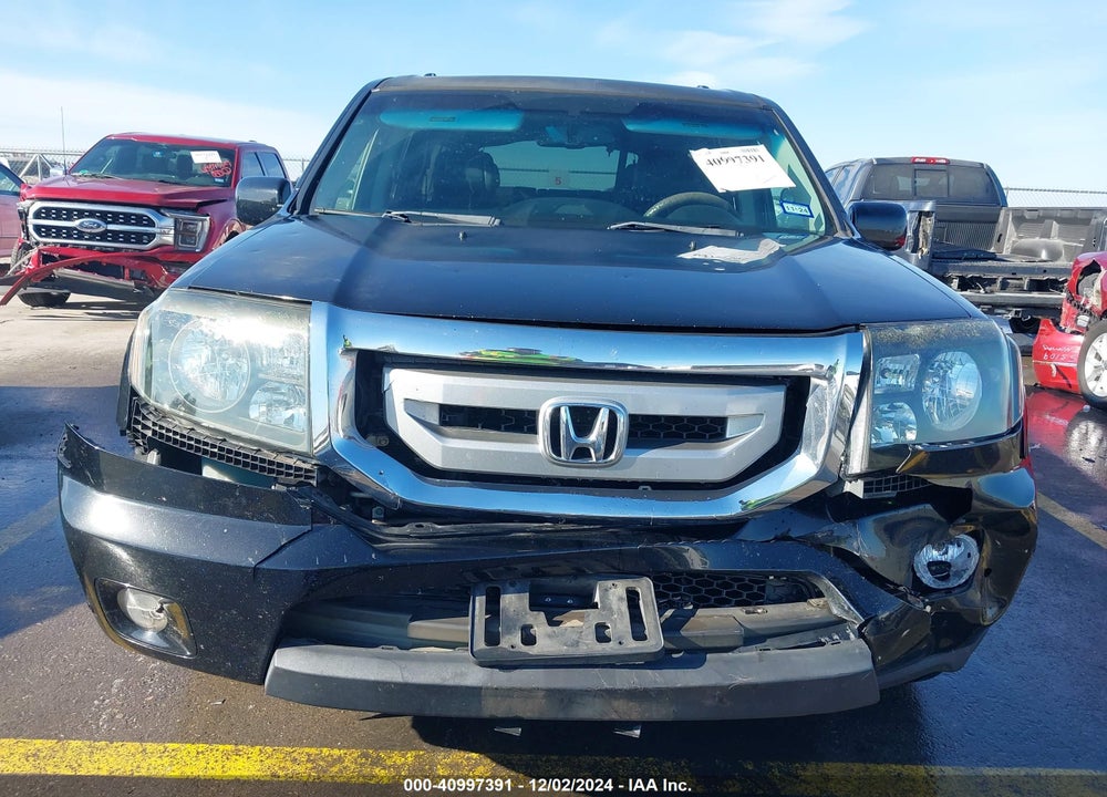 2011 HONDA PILOT TOURING VIN: 5FNYF4H98BB090496