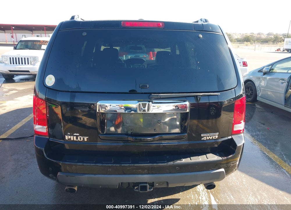 2011 HONDA PILOT TOURING VIN: 5FNYF4H98BB090496