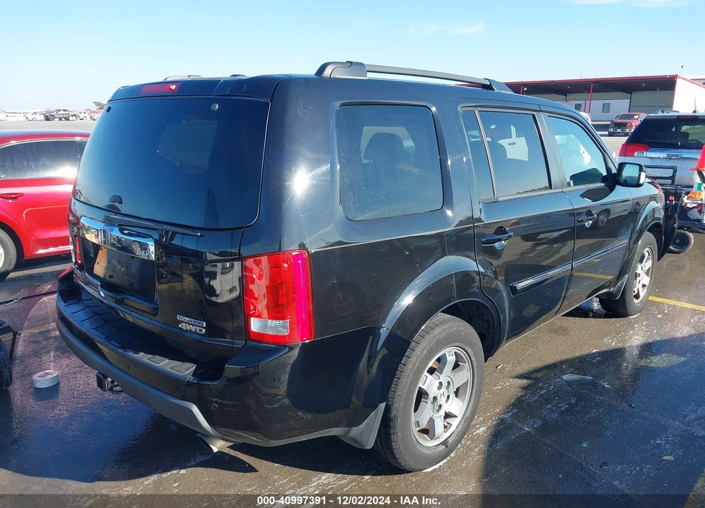 2011 HONDA PILOT TOURING VIN: 5FNYF4H98BB090496