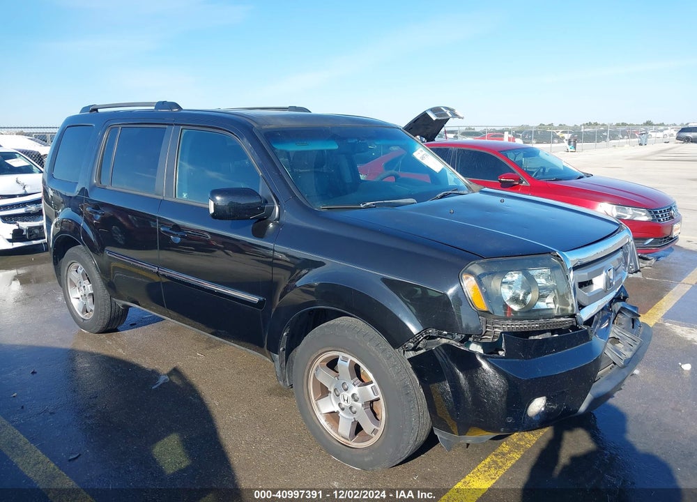 2011 HONDA PILOT TOURING VIN: 5FNYF4H98BB090496