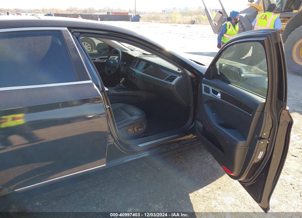 2015 HYUNDAI GENESIS VIN: KMHGN4JE7FU043068