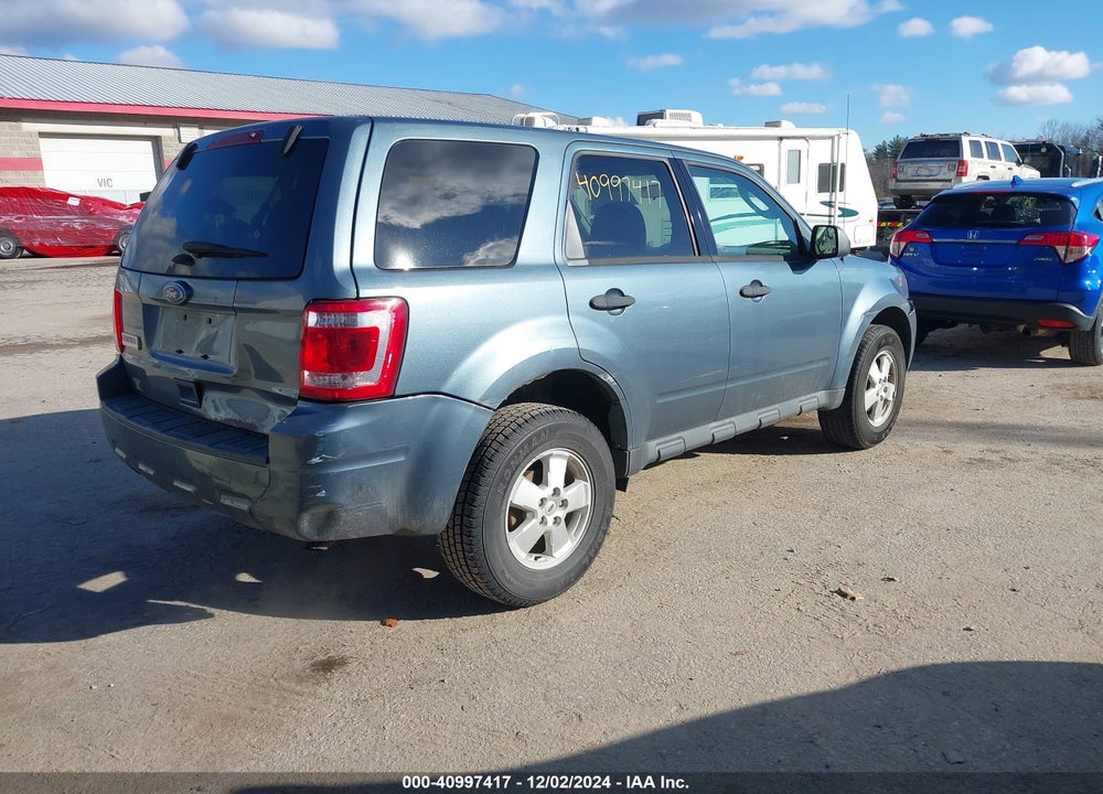 2011 FORD ESCAPE XLS VIN: 1FMCU9C77BKB75573