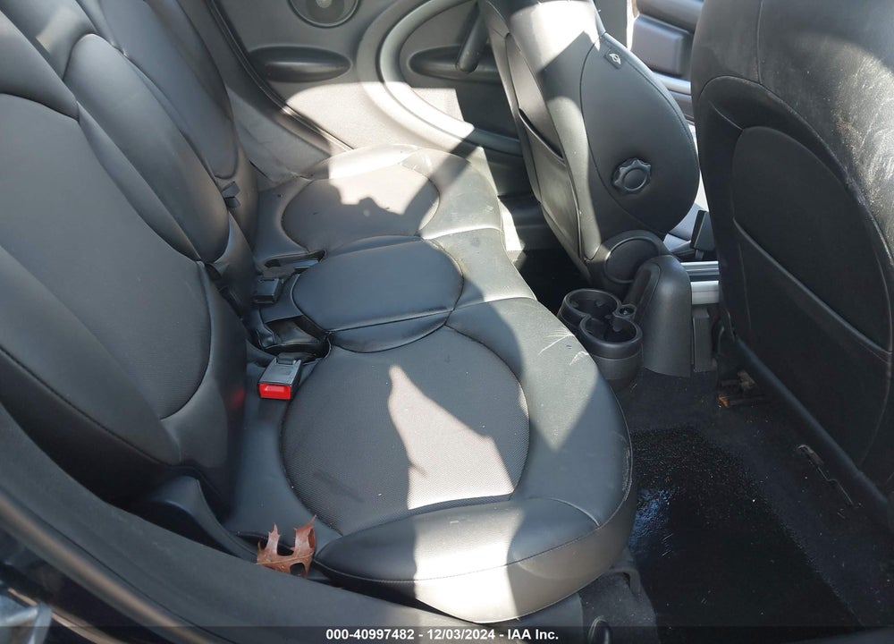 2016 MINI COUNTRYMAN COOPER S VIN: WMWZC5C57GWU00239