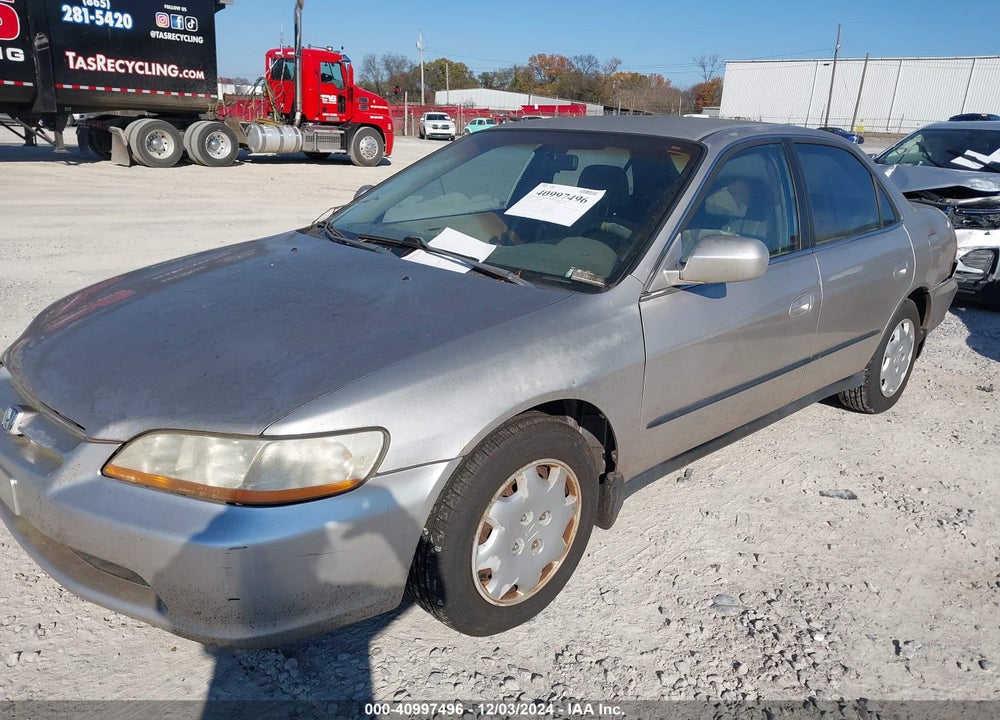 1999 HONDA ACCORD LX VIN: 1HGCG5548XA041743