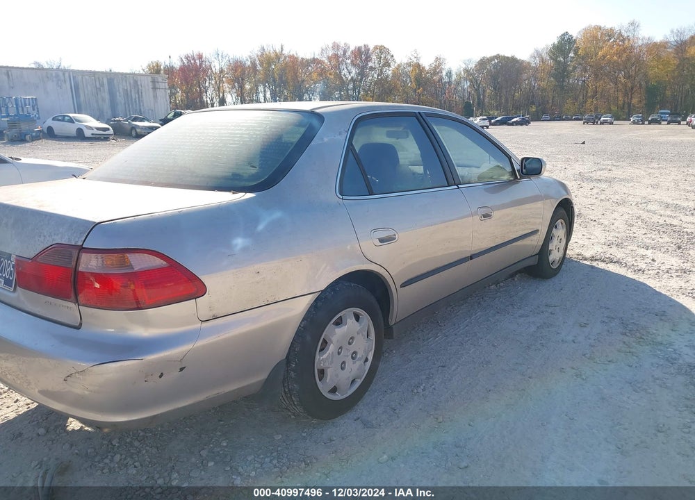 1999 HONDA ACCORD LX VIN: 1HGCG5548XA041743