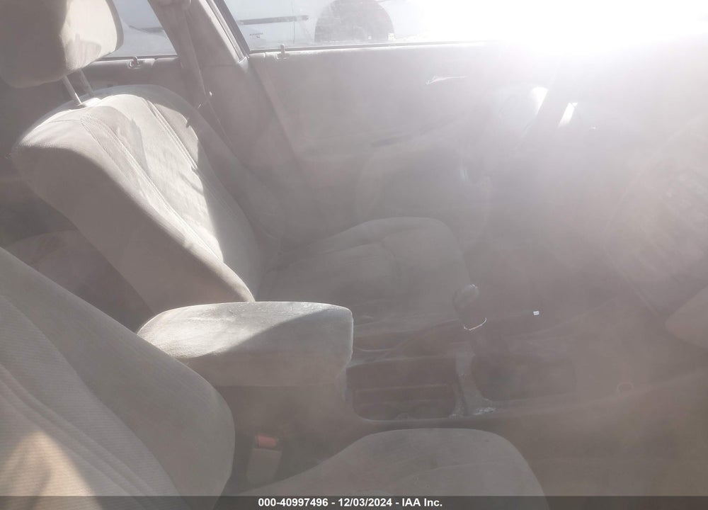 1999 HONDA ACCORD LX VIN: 1HGCG5548XA041743