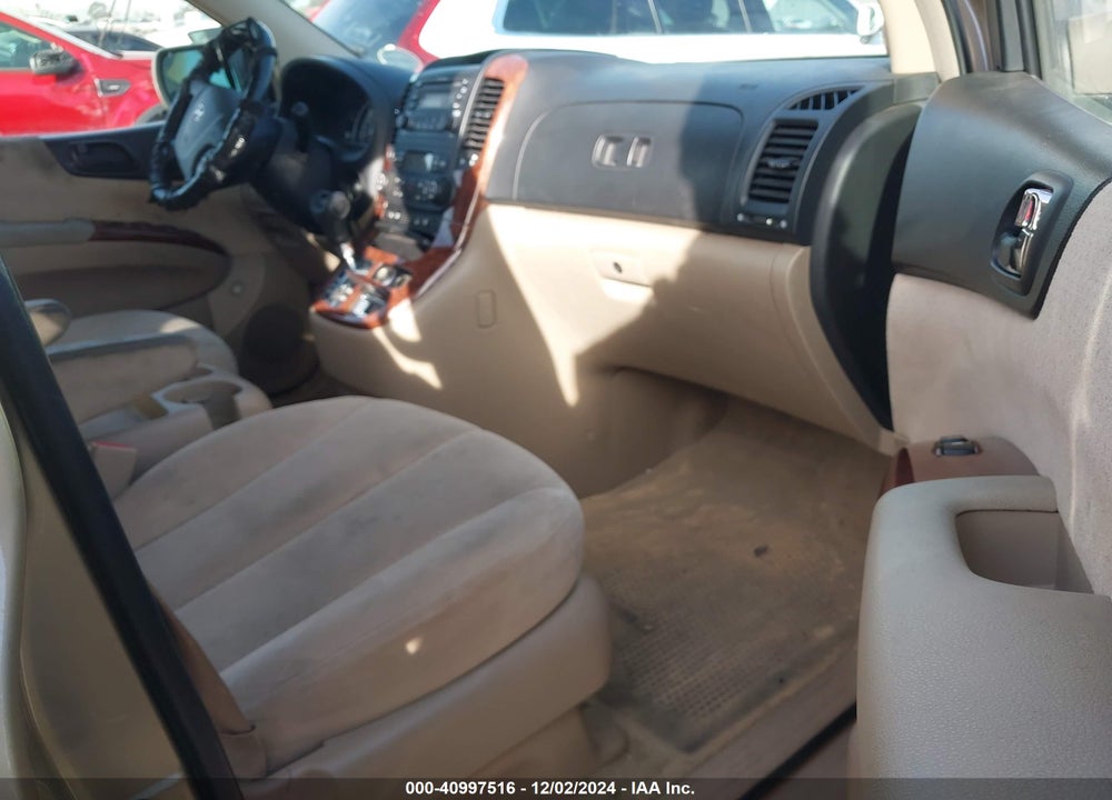 2007 HYUNDAI ENTOURAGE GLS/LIMITED/SE VIN: KNDMC233576018236