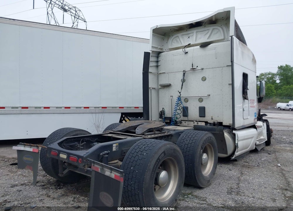 2017 PETERBILT 579 VIN: 1XPBD49X1HD355332