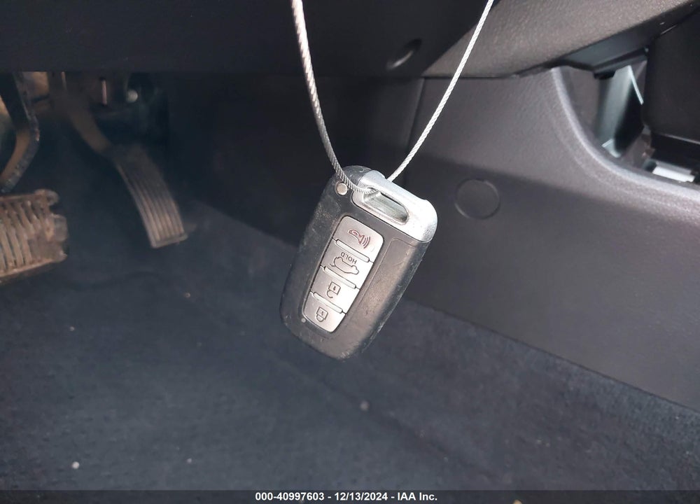 2011 KIA SORENTO EX V6 VIN: 5XYKUDA22BG147650