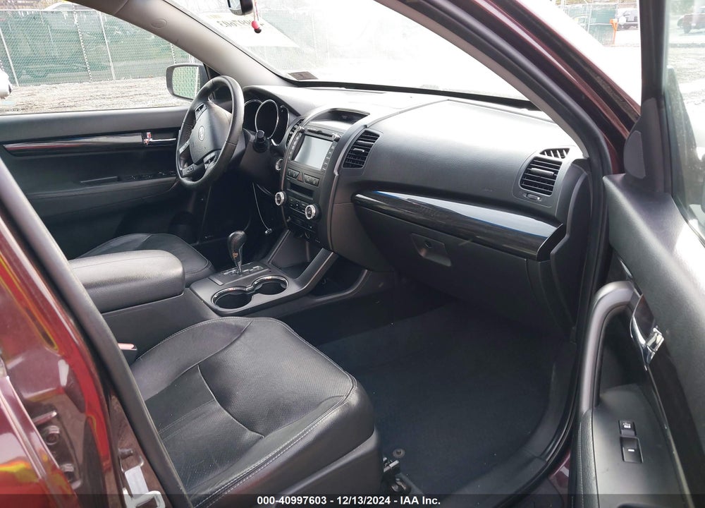 2011 KIA SORENTO EX V6 VIN: 5XYKUDA22BG147650