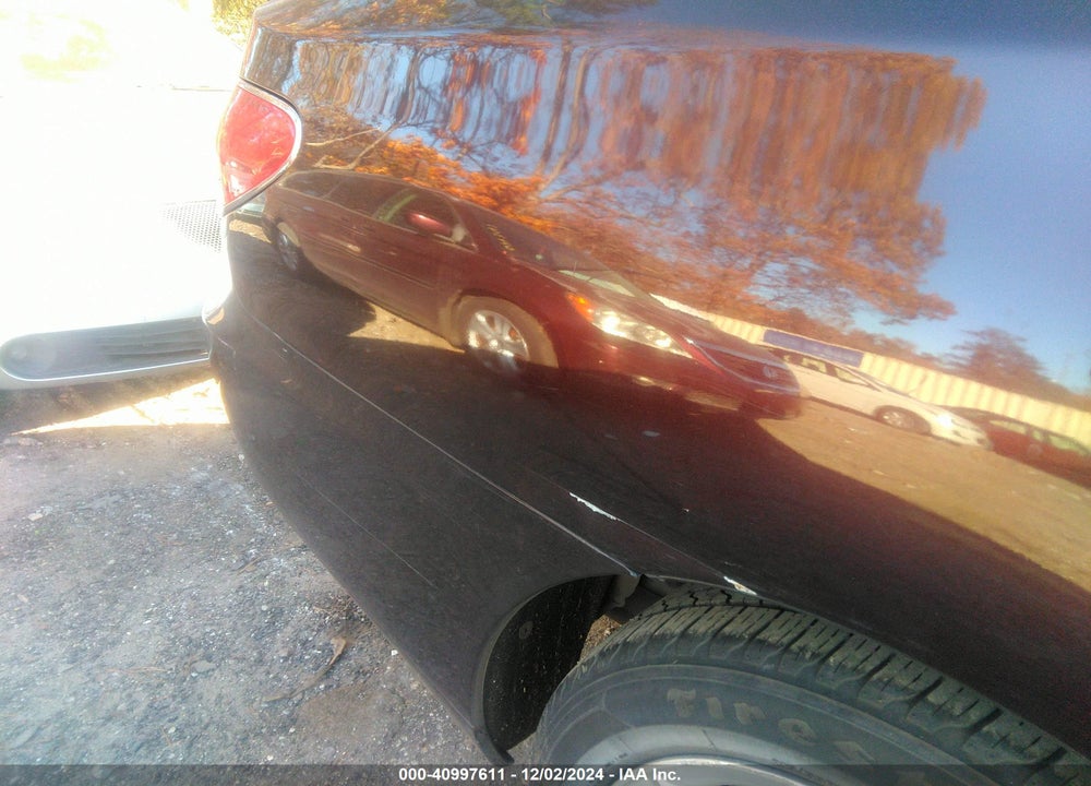 2005 LEXUS ES 330 VIN: JTHBA30G055136321