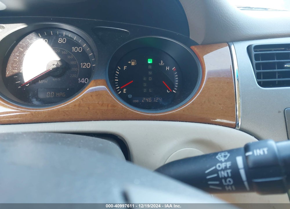 2005 LEXUS ES 330 VIN: JTHBA30G055136321