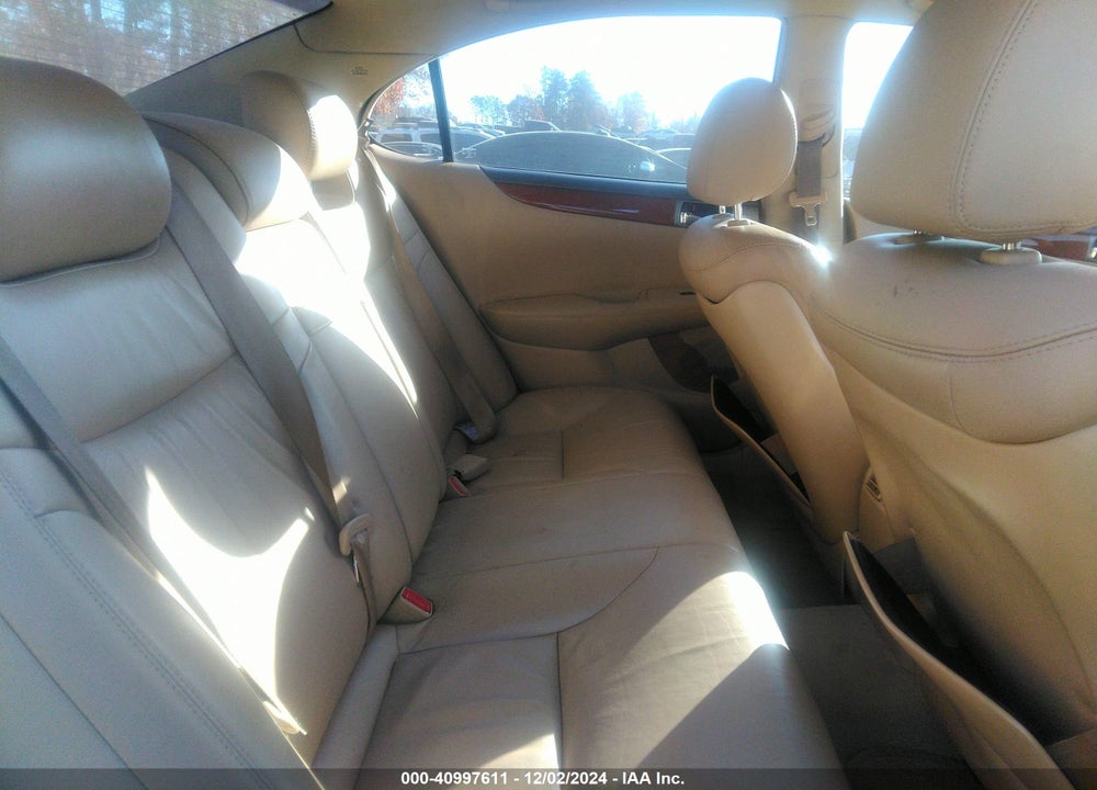 2005 LEXUS ES 330 VIN: JTHBA30G055136321