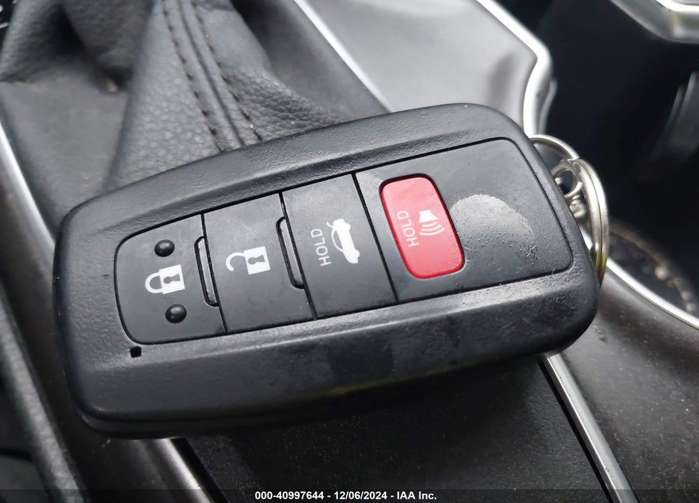 2021 TOYOTA CAMRY LE VIN: 4T1R11AK0MU440613