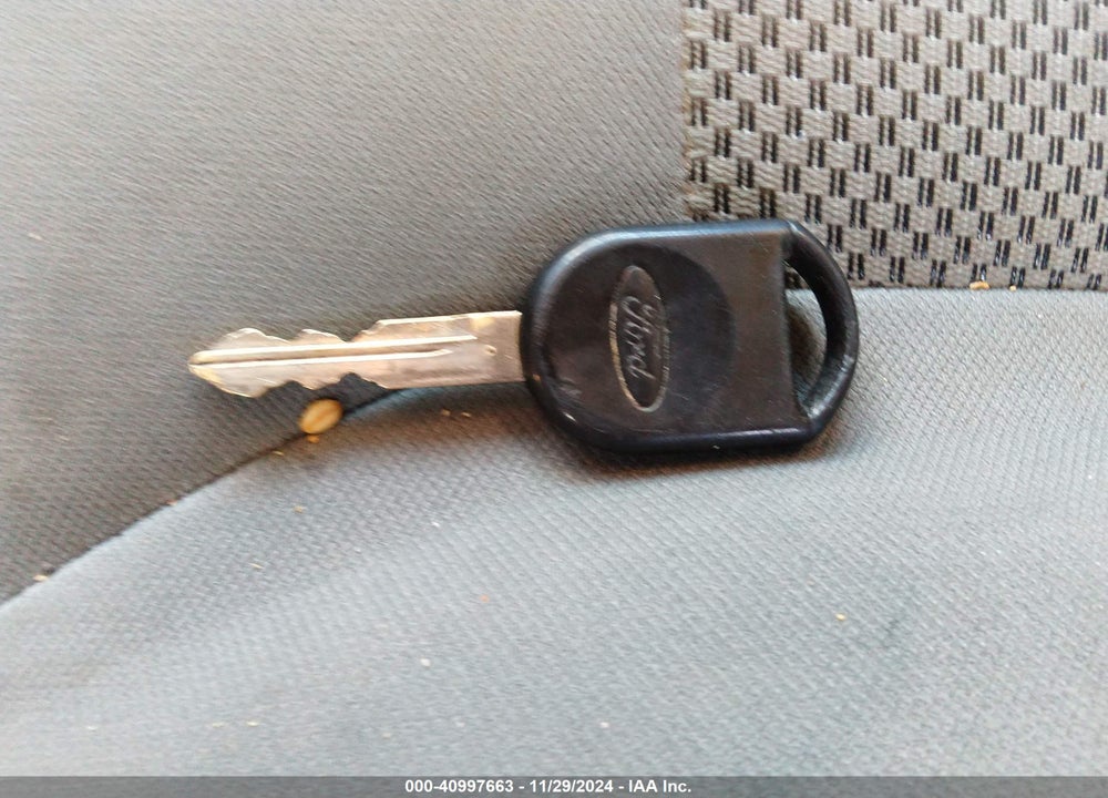 2005 FORD ESCAPE XLT VIN: 1FMCU03125KB62516