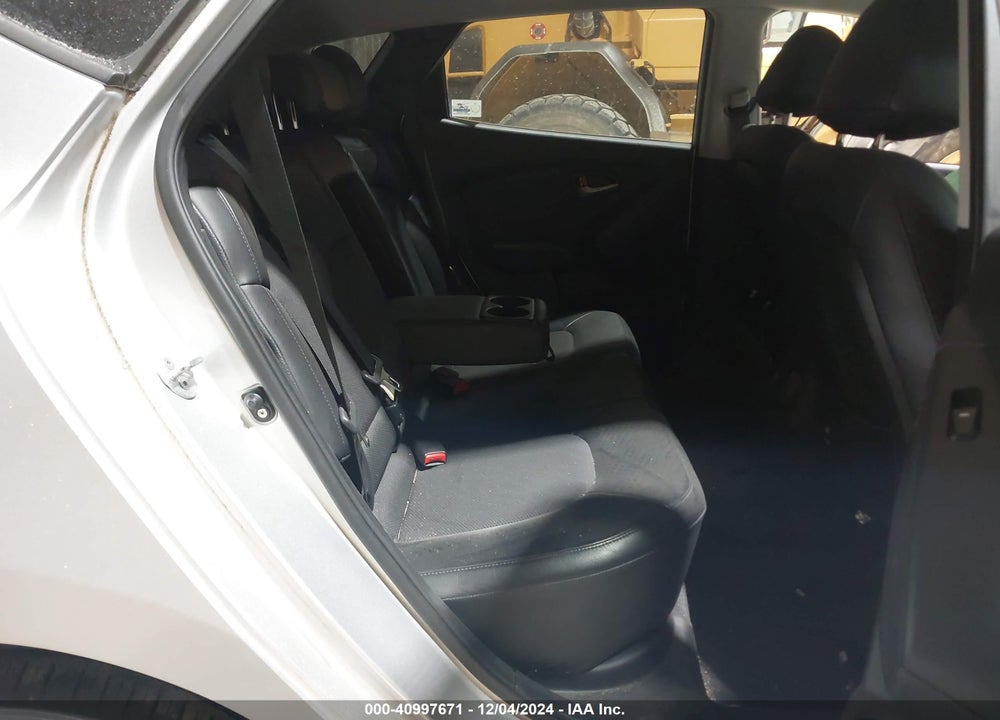 2014 HYUNDAI TUCSON SE VIN: KM8JUCAG2EU800042
