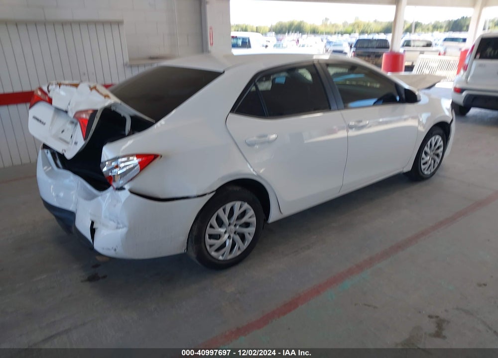 2018 TOYOTA COROLLA LE VIN: 5YFBURHE4JP802656