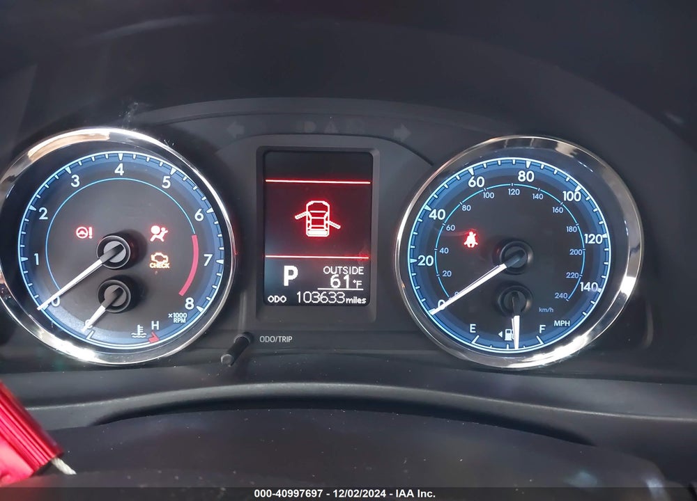 2018 TOYOTA COROLLA LE VIN: 5YFBURHE4JP802656
