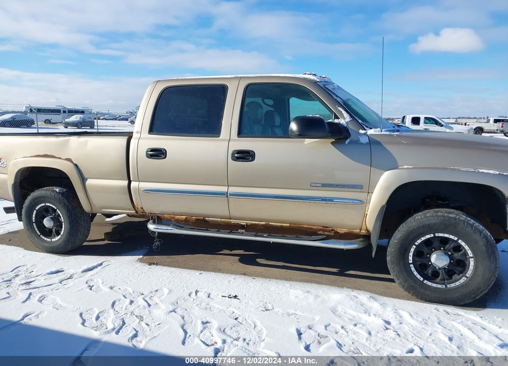 2004 GMC SIERRA 2500HD SLT VIN: 1GTHK23U94F189015