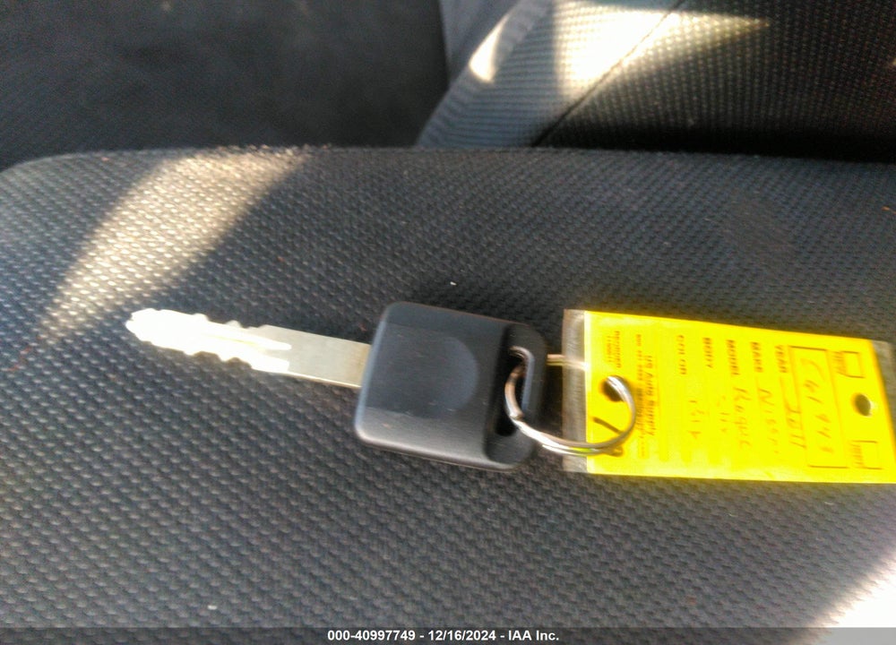 2011 NISSAN ROGUE S VIN: JN8AS5MT1BW561943