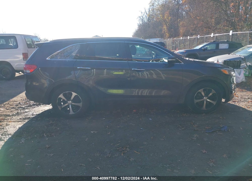 2016 KIA SORENTO 3.3L EX VIN: 5XYPH4A54GG044323