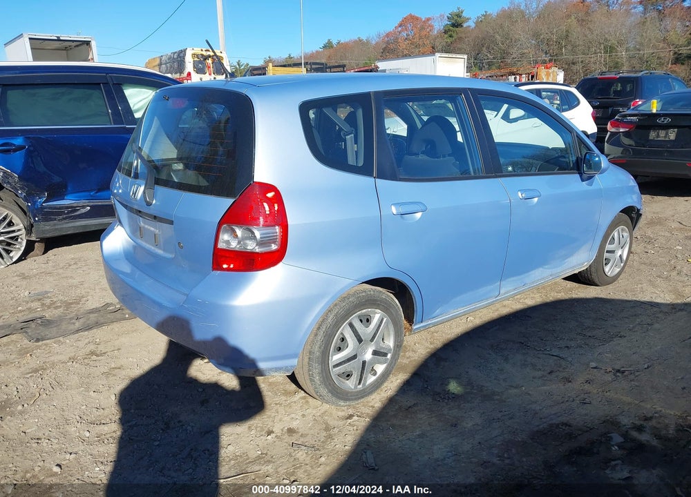 2008 HONDA FIT VIN: JHMGD37418S056511