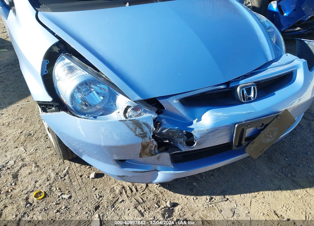 2008 HONDA FIT VIN: JHMGD37418S056511