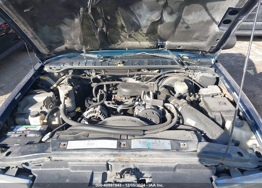 2002 CHEVROLET S-10 LS VIN: 1GCCS14W928151841