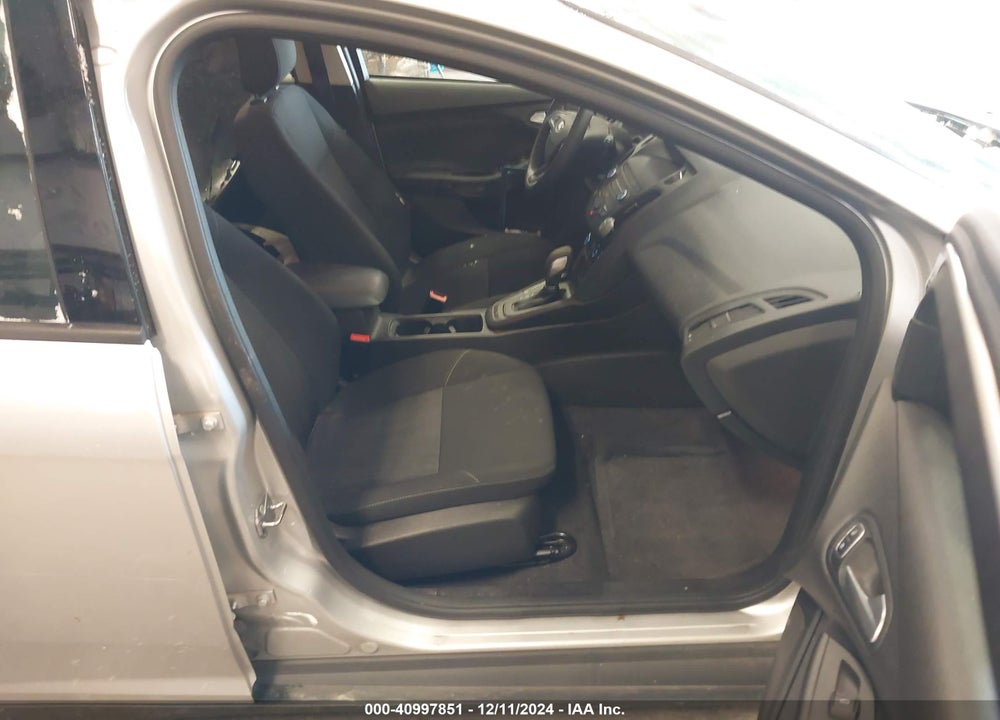 2018 FORD FOCUS SE VIN: 1FADP3K25JL235450