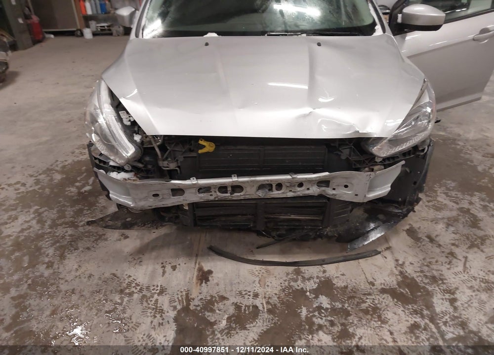 2018 FORD FOCUS SE VIN: 1FADP3K25JL235450