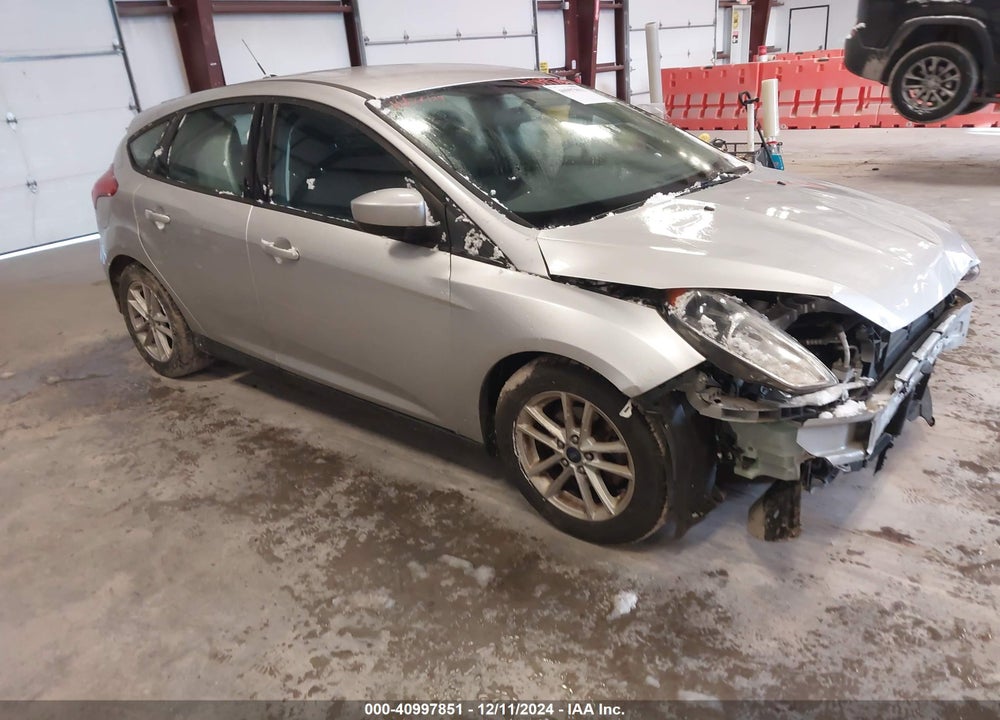 2018 FORD FOCUS SE VIN: 1FADP3K25JL235450
