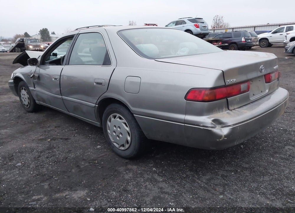 1997 TOYOTA CAMRY LE VIN: JT2BG22KXV0047860