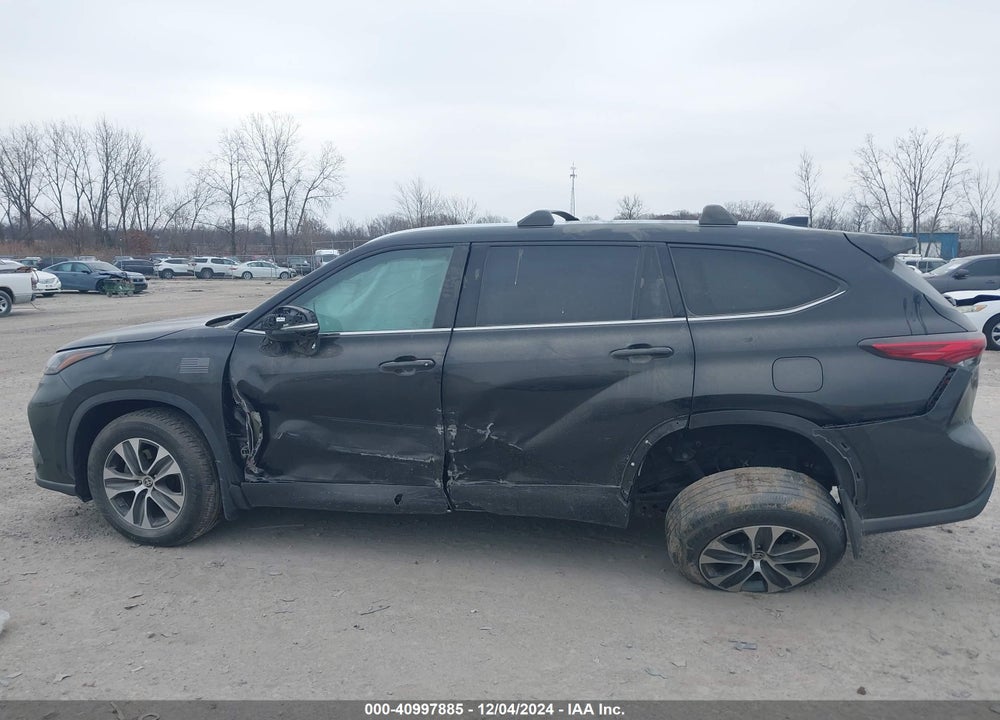 2020 TOYOTA HIGHLANDER XLE VIN: 5TDHZRBH7LS037600