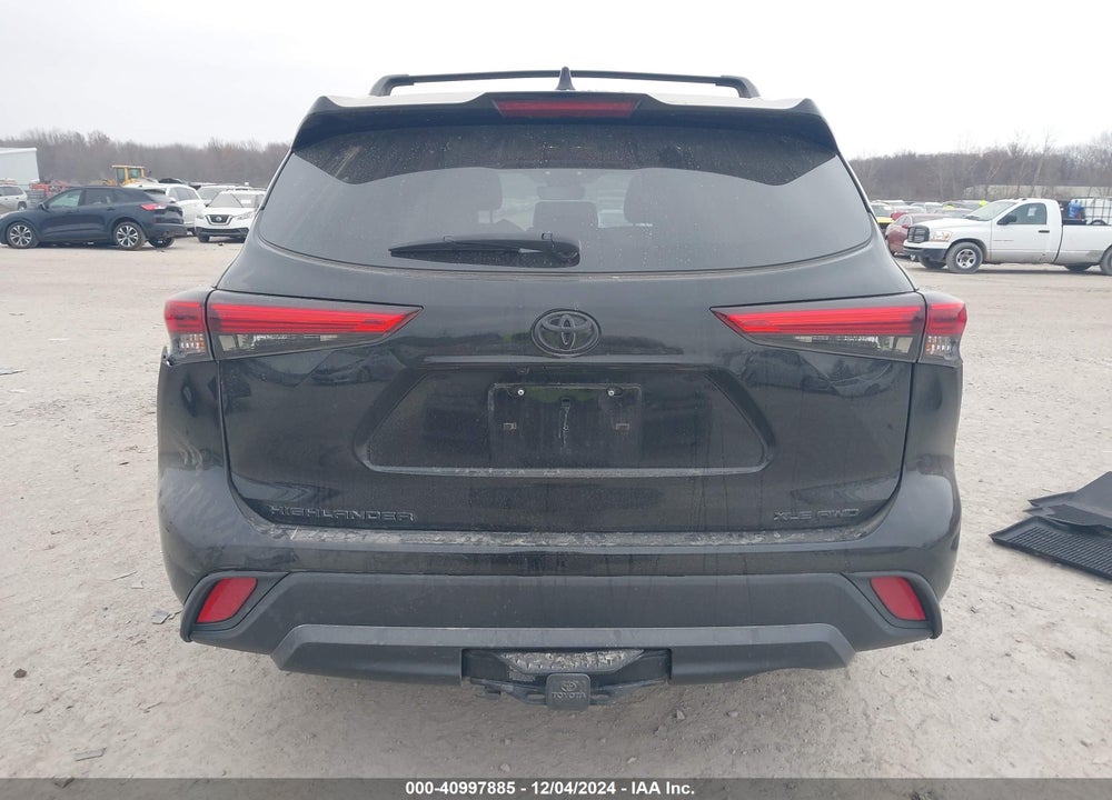 2020 TOYOTA HIGHLANDER XLE VIN: 5TDHZRBH7LS037600