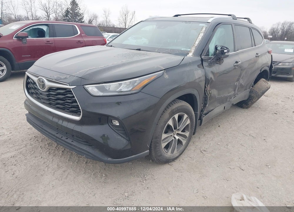 2020 TOYOTA HIGHLANDER XLE VIN: 5TDHZRBH7LS037600