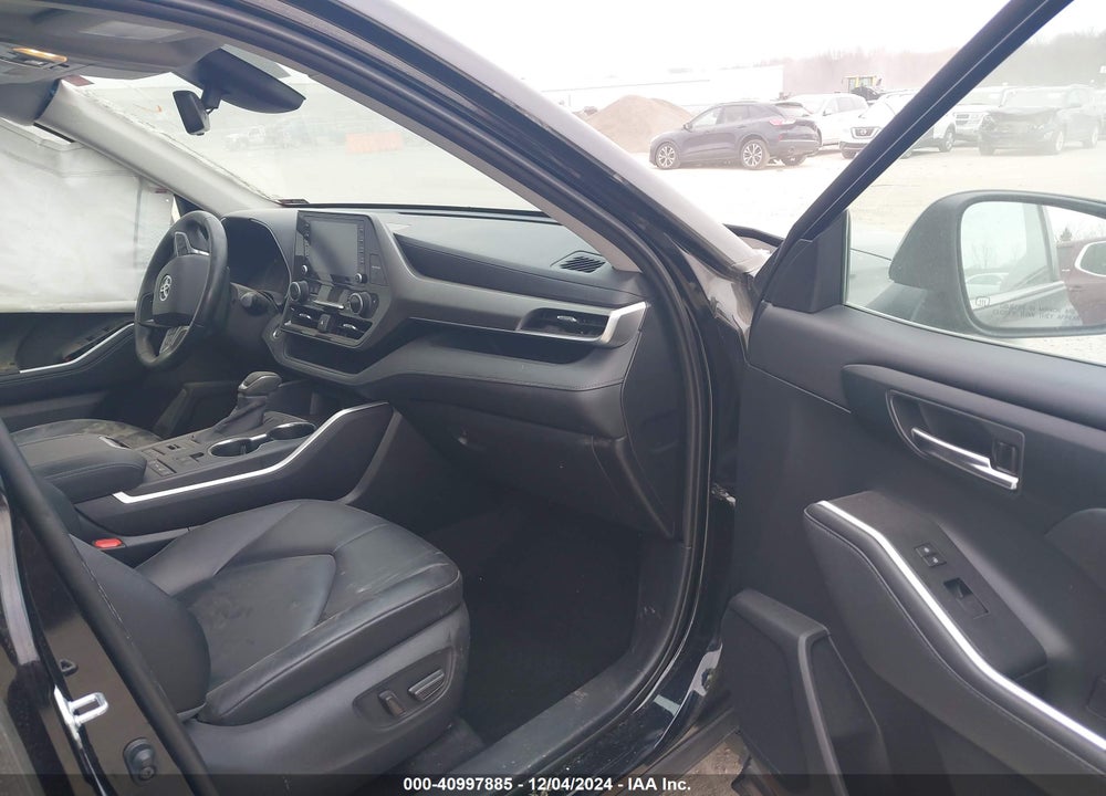 2020 TOYOTA HIGHLANDER XLE VIN: 5TDHZRBH7LS037600